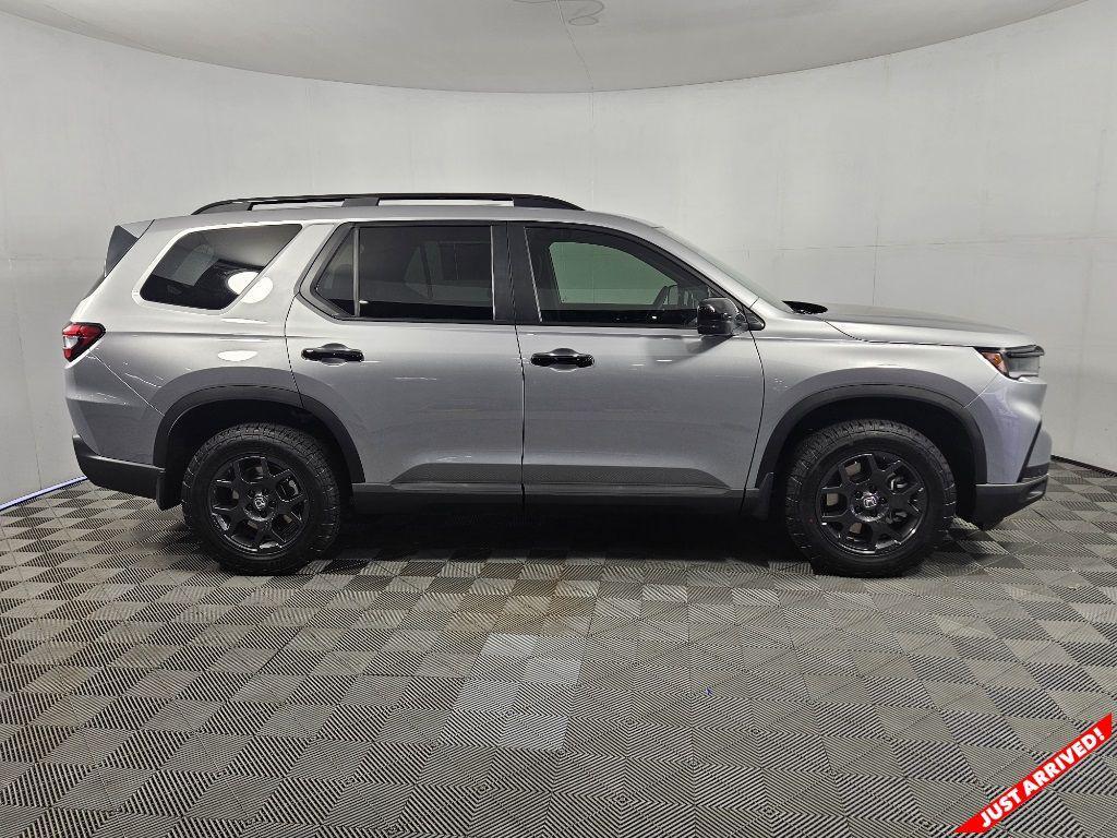 new 2025 Honda Pilot car, priced at $50,895
