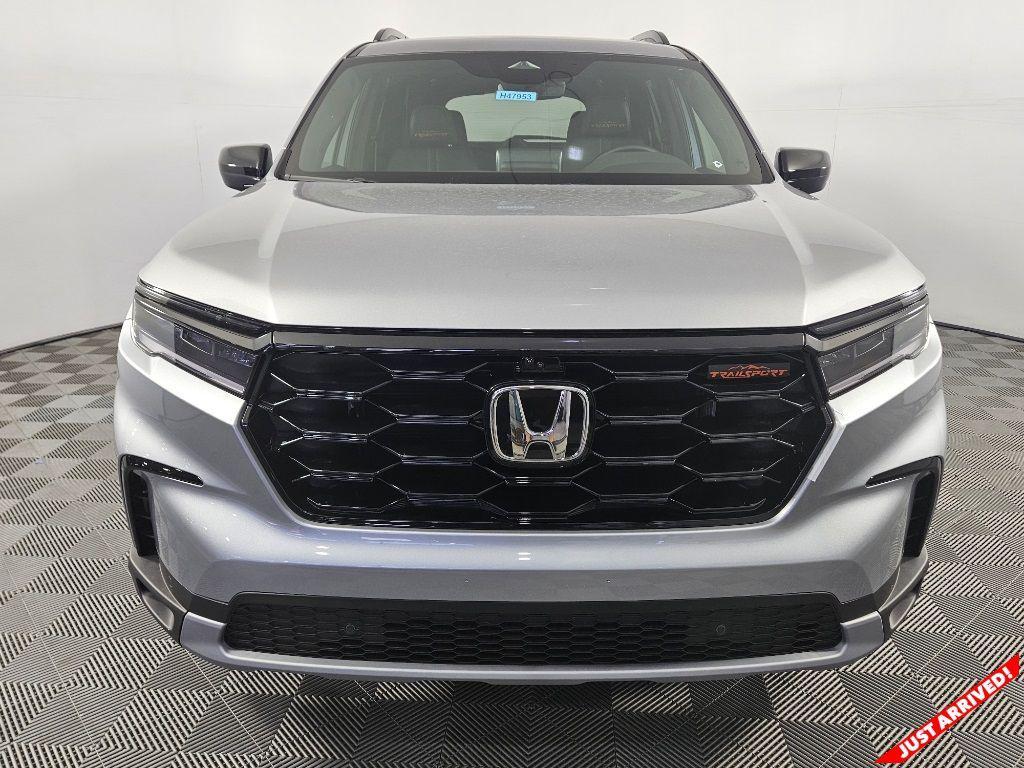 new 2025 Honda Pilot car, priced at $50,895