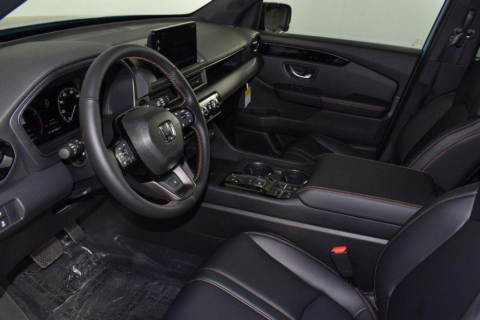 new 2025 Honda Pilot car, priced at $50,895