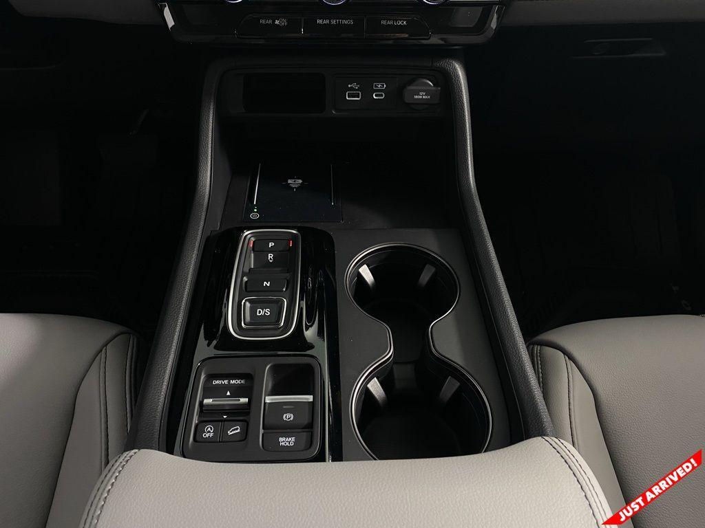 new 2025 Honda Pilot car, priced at $44,995