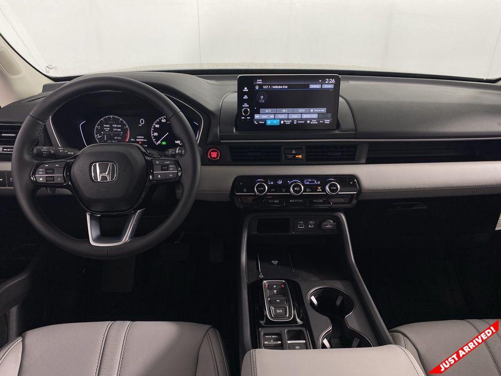 new 2025 Honda Pilot car, priced at $44,995