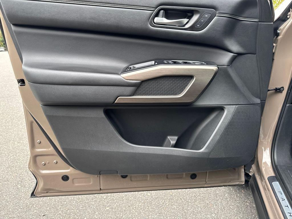 used 2023 Nissan Pathfinder car, priced at $29,929