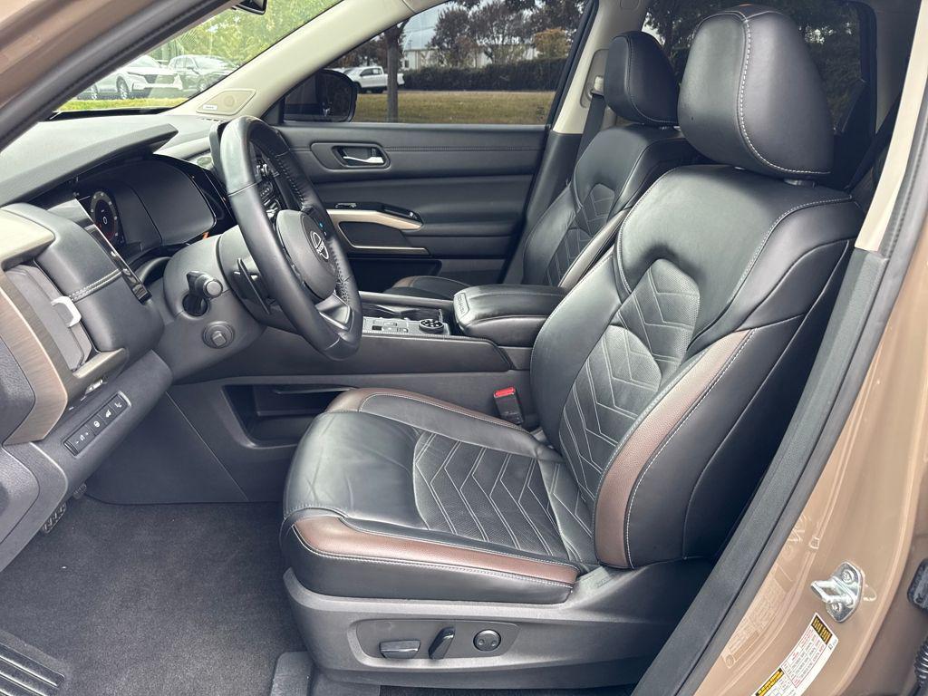 used 2023 Nissan Pathfinder car, priced at $29,929