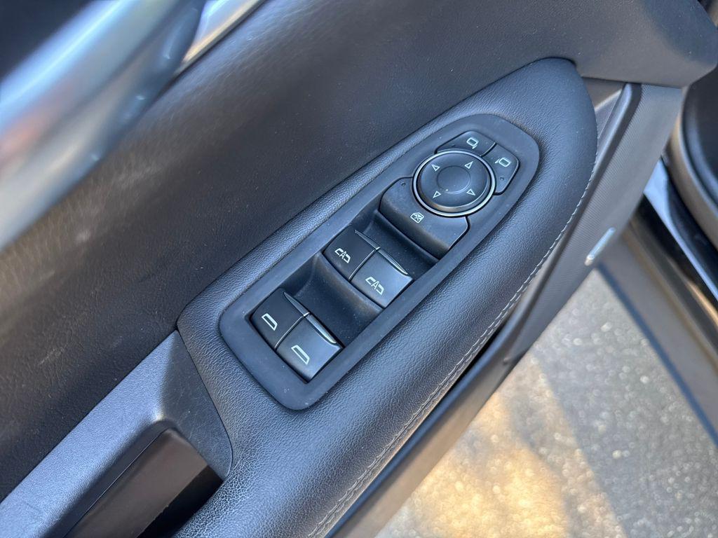 used 2023 Cadillac XT5 car, priced at $27,397