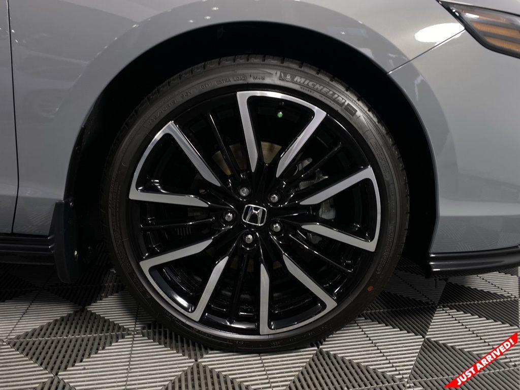 new 2025 Honda Accord Hybrid car, priced at $40,950
