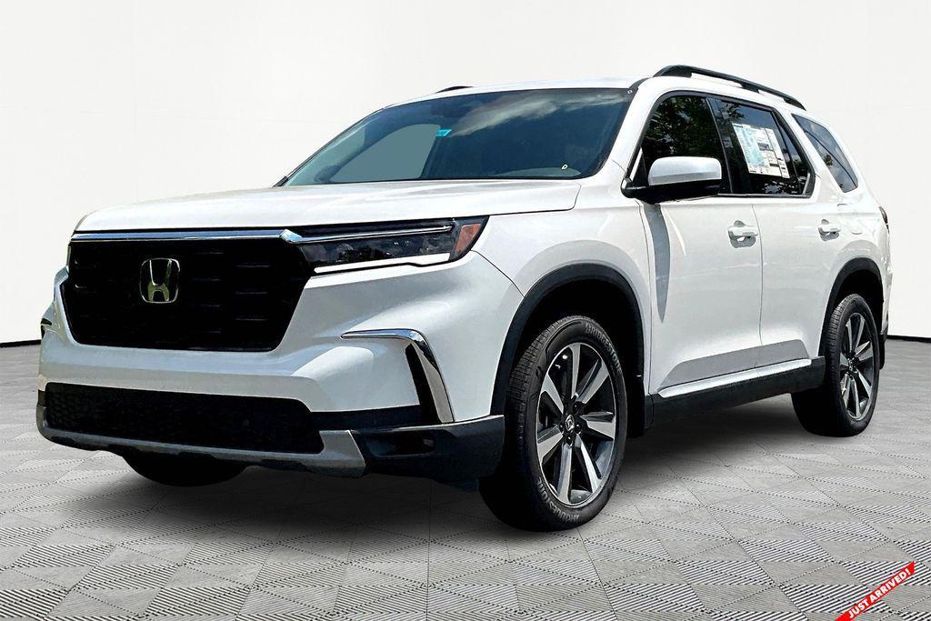 new 2025 Honda Pilot car, priced at $52,235