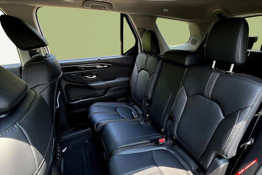 new 2025 Honda Pilot car, priced at $52,235