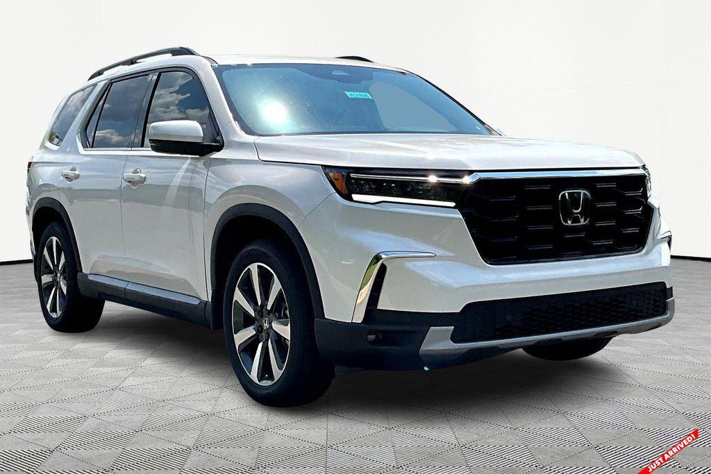 new 2025 Honda Pilot car, priced at $52,235