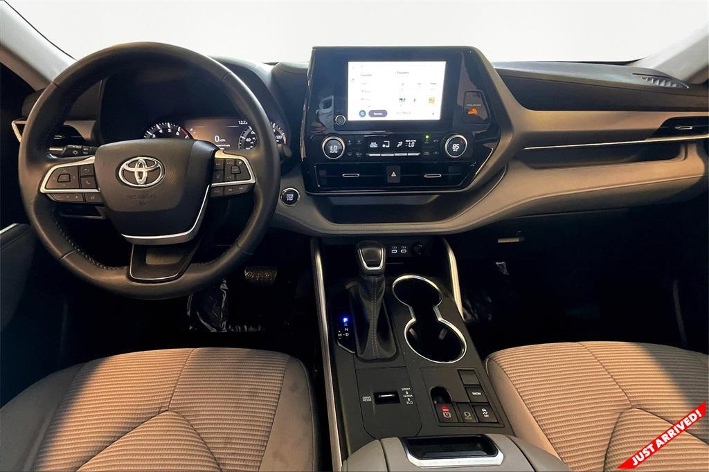 used 2023 Toyota Highlander car, priced at $34,379