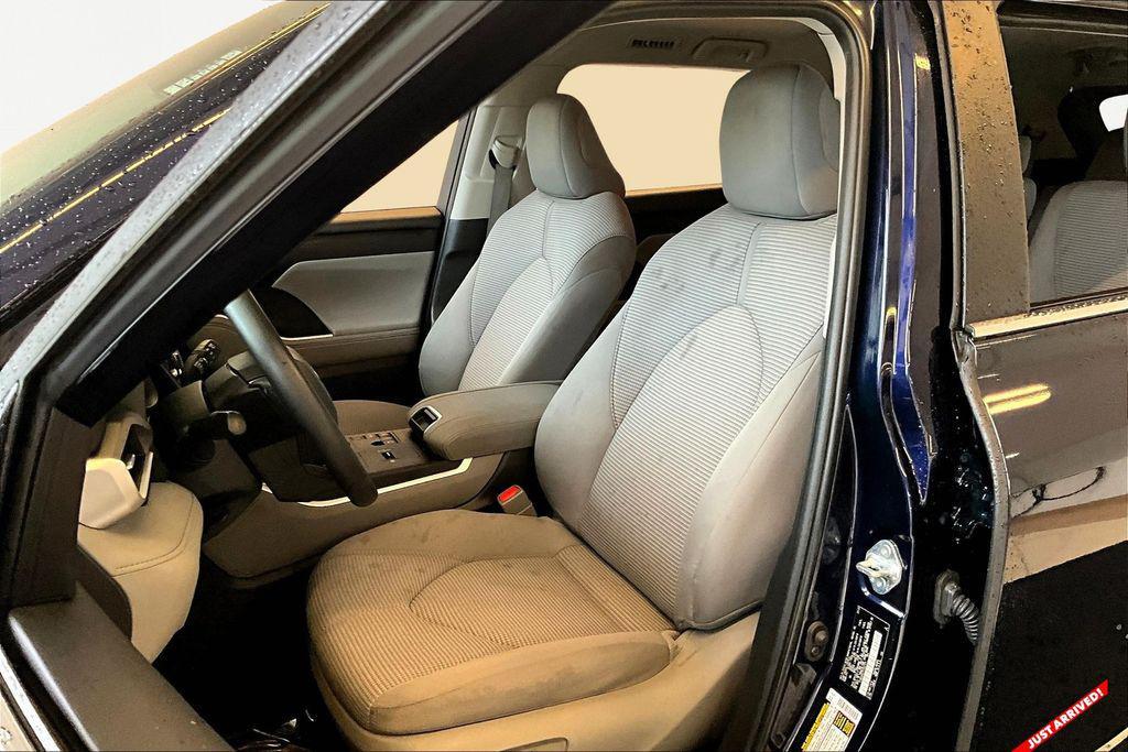 used 2023 Toyota Highlander car, priced at $29,774