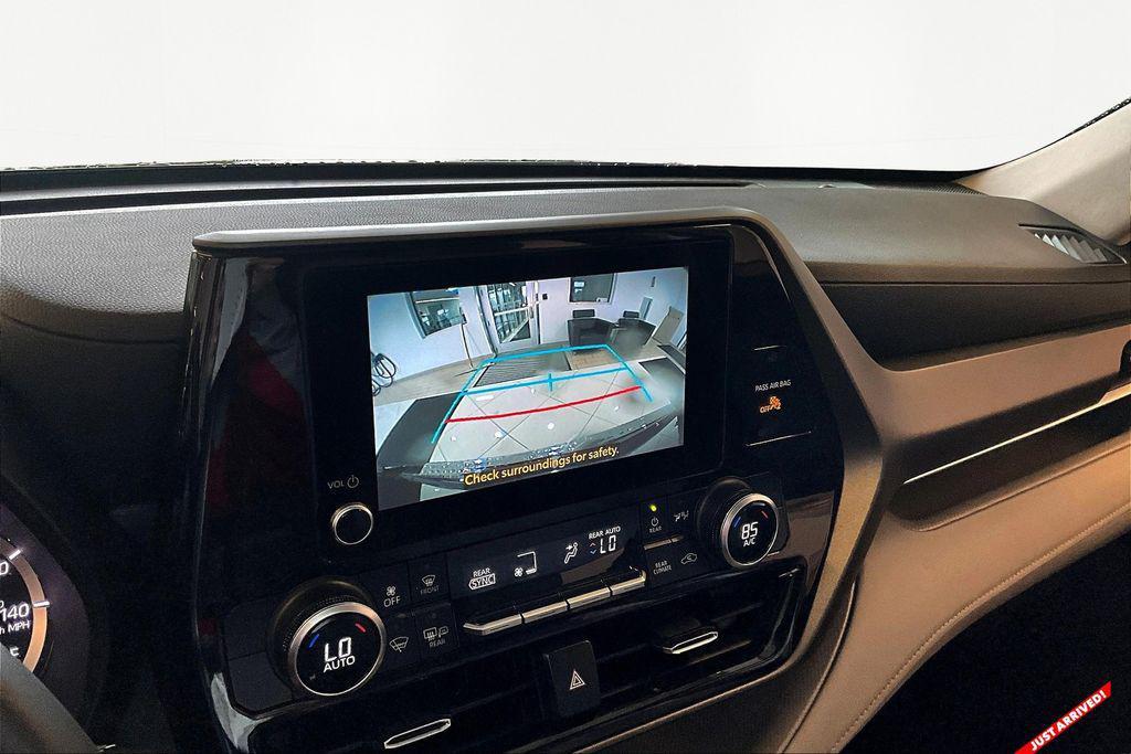 used 2023 Toyota Highlander car, priced at $29,774