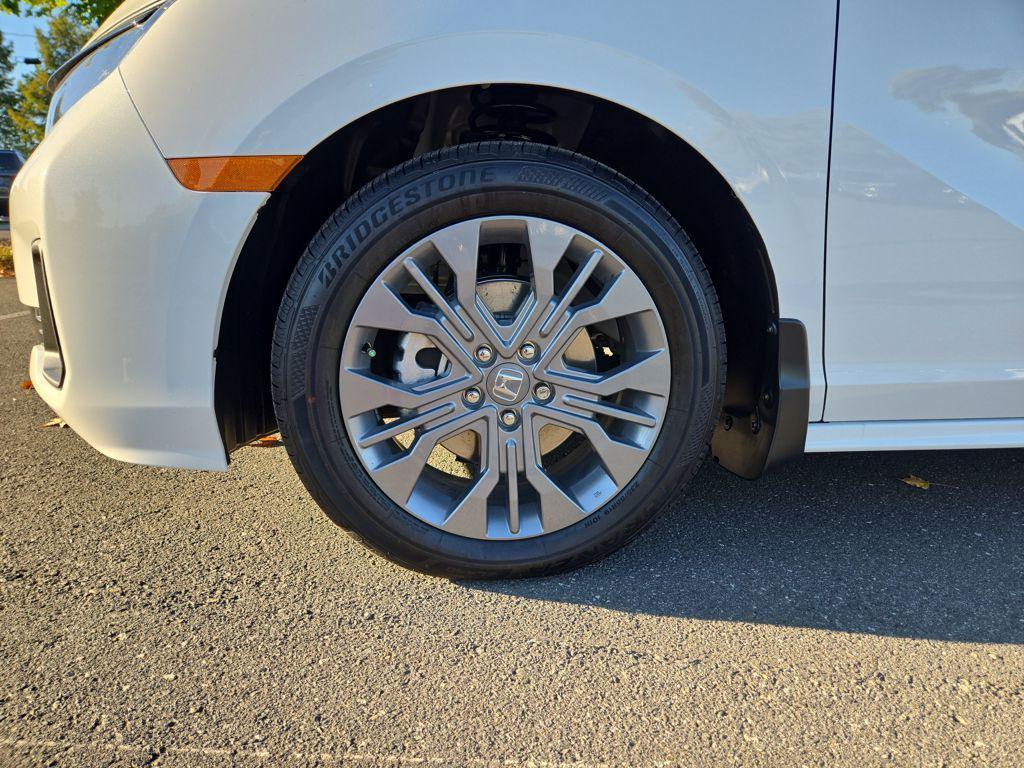 new 2026 Honda Odyssey car, priced at $50,475