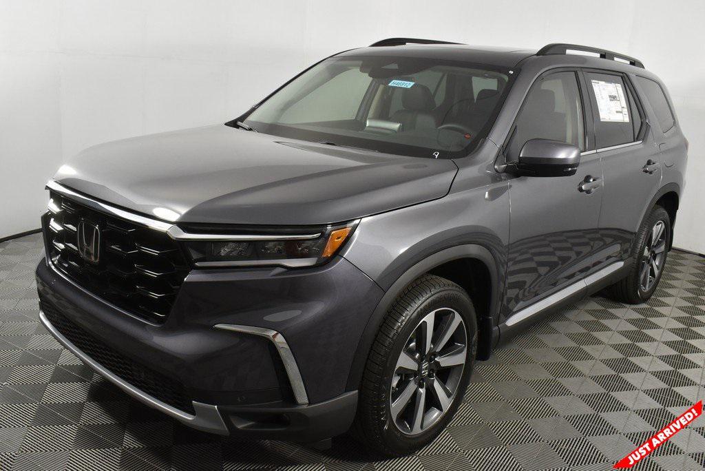 new 2025 Honda Pilot car, priced at $51,095
