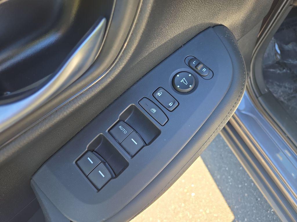 used 2025 Honda HR-V car, priced at $23,019