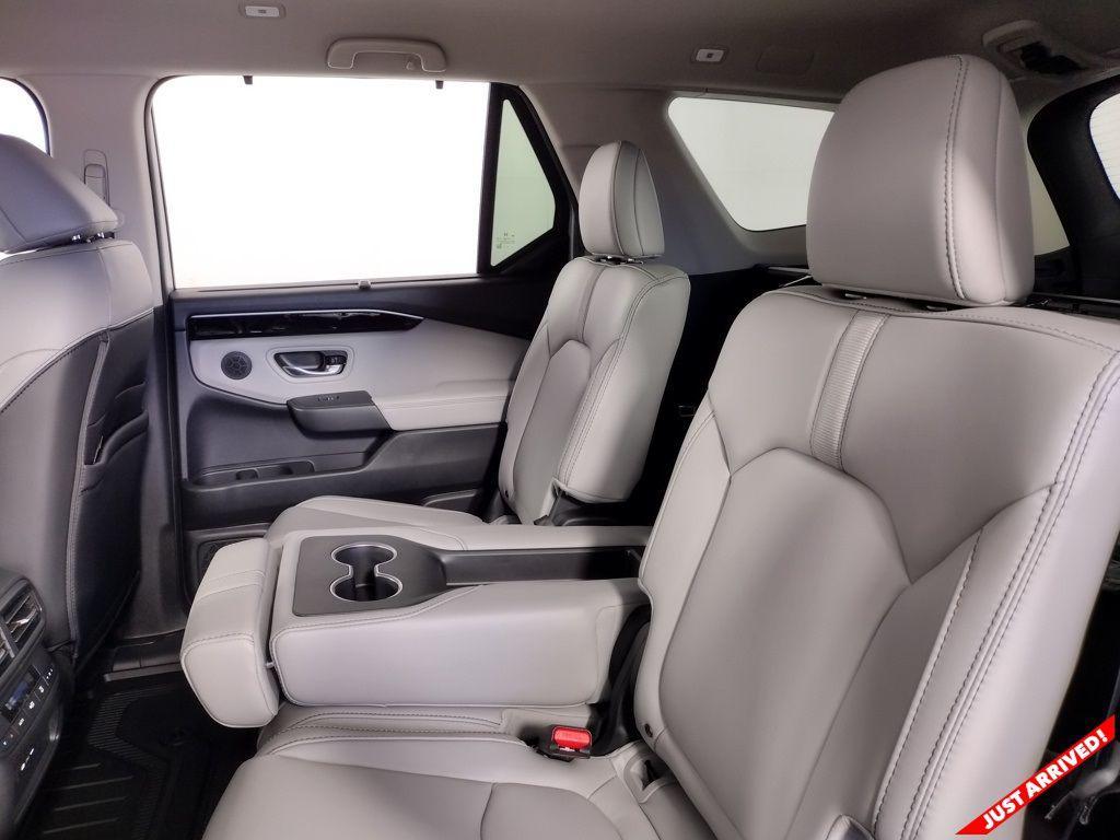 new 2025 Honda Pilot car, priced at $45,725