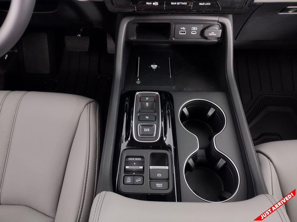 new 2025 Honda Pilot car, priced at $45,725