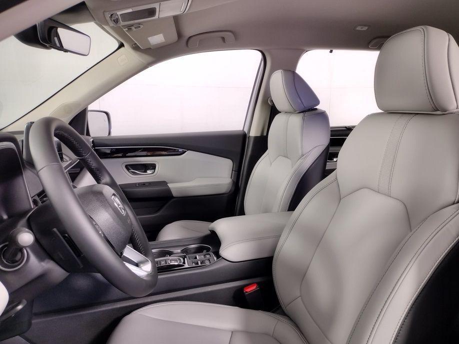 new 2025 Honda Pilot car, priced at $45,725
