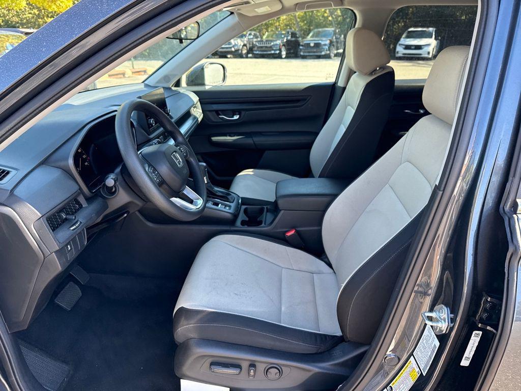 used 2025 Honda CR-V car, priced at $29,748