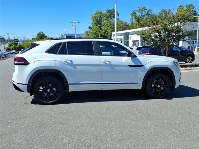 new 2026 Volkswagen Atlas Cross Sport car, priced at $53,688