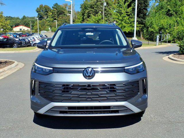 new 2025 Volkswagen Tiguan car, priced at $34,111