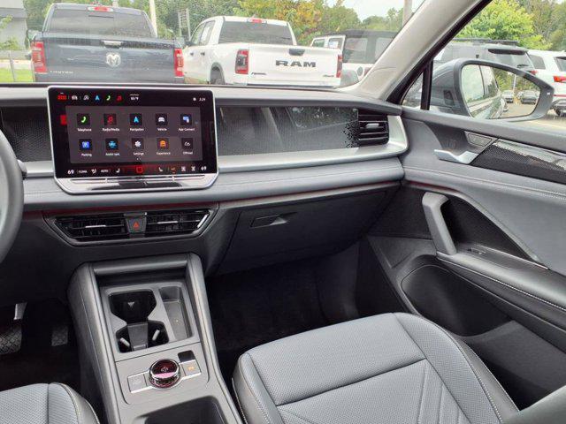 new 2025 Volkswagen Tiguan car, priced at $33,618