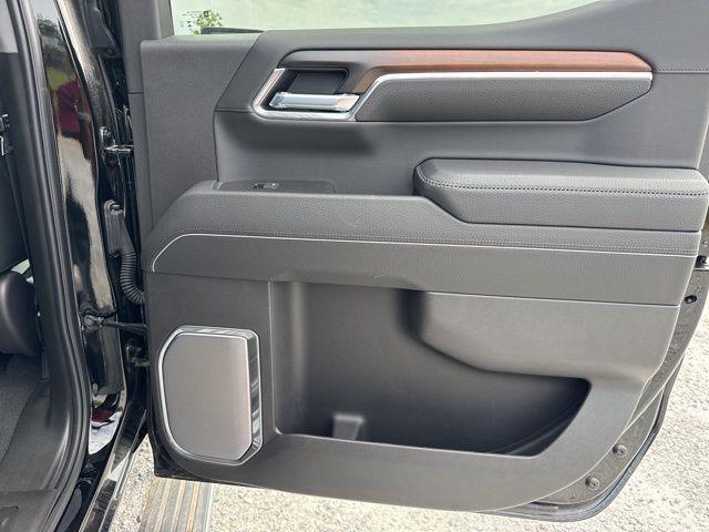new 2025 GMC Sierra 1500 car, priced at $73,320