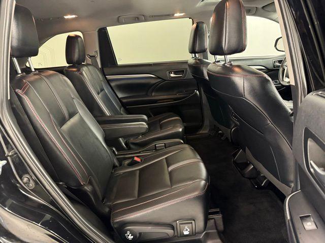 used 2019 Toyota Highlander car, priced at $25,995