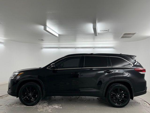 used 2019 Toyota Highlander car, priced at $25,995