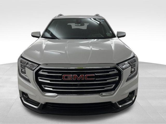 new 2024 GMC Terrain car, priced at $33,000