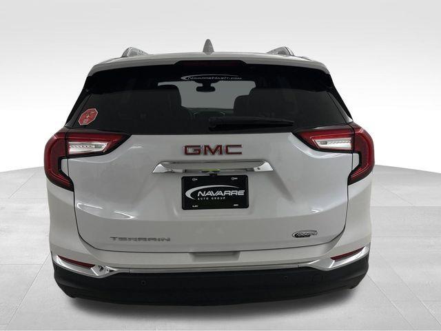 new 2024 GMC Terrain car, priced at $33,000