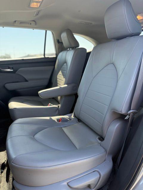 used 2022 Toyota Highlander car, priced at $34,995