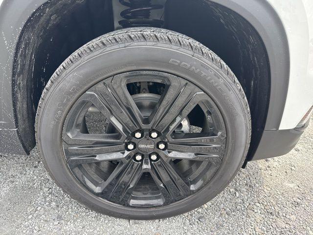new 2025 GMC Acadia car, priced at $50,330