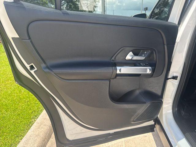 used 2021 Mercedes-Benz GLB 250 car, priced at $26,994