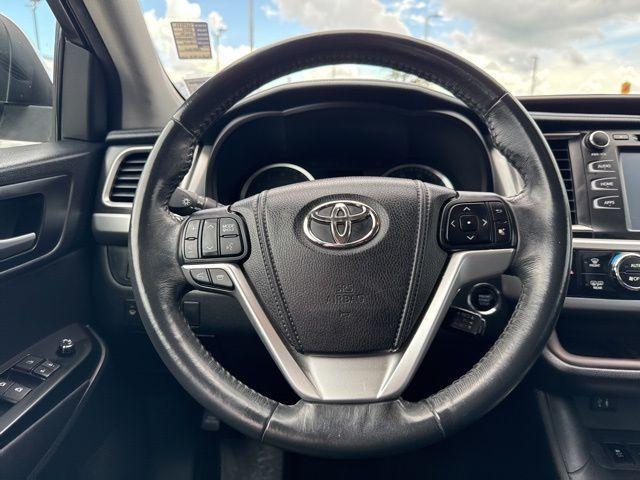 used 2014 Toyota Highlander car, priced at $14,995