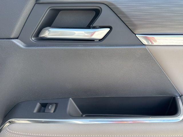 new 2025 GMC Acadia car, priced at $45,296