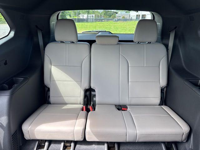 new 2025 GMC Acadia car, priced at $45,296