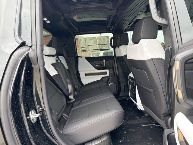 new 2025 GMC HUMMER EV Pickup car, priced at $94,995