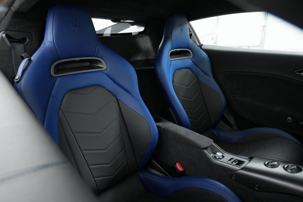 new 2023 Maserati MC20 car, priced at $272,890