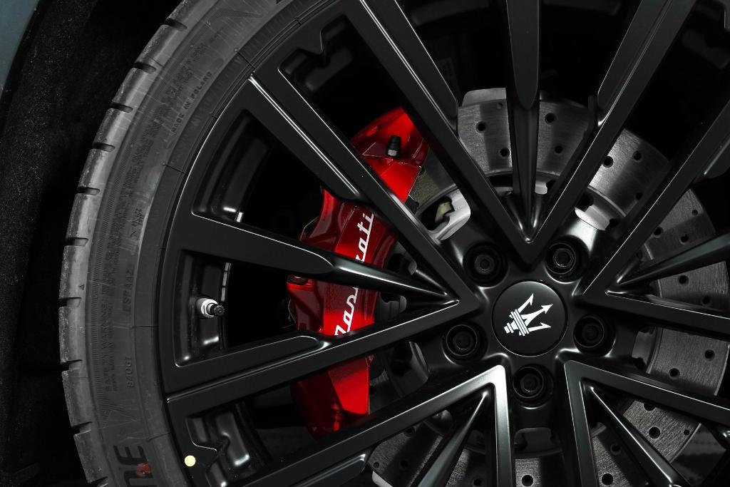 new 2025 Maserati Grecale car, priced at $136,405