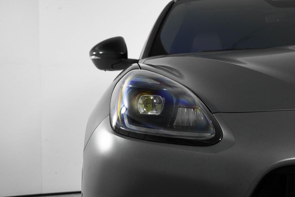 new 2025 Maserati Grecale car, priced at $136,405