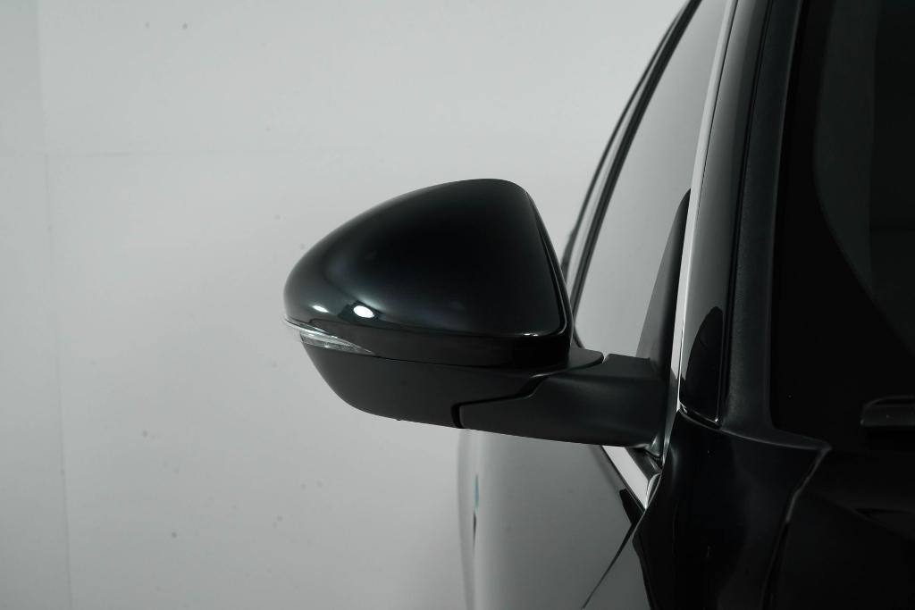 new 2025 Maserati Grecale car, priced at $83,805