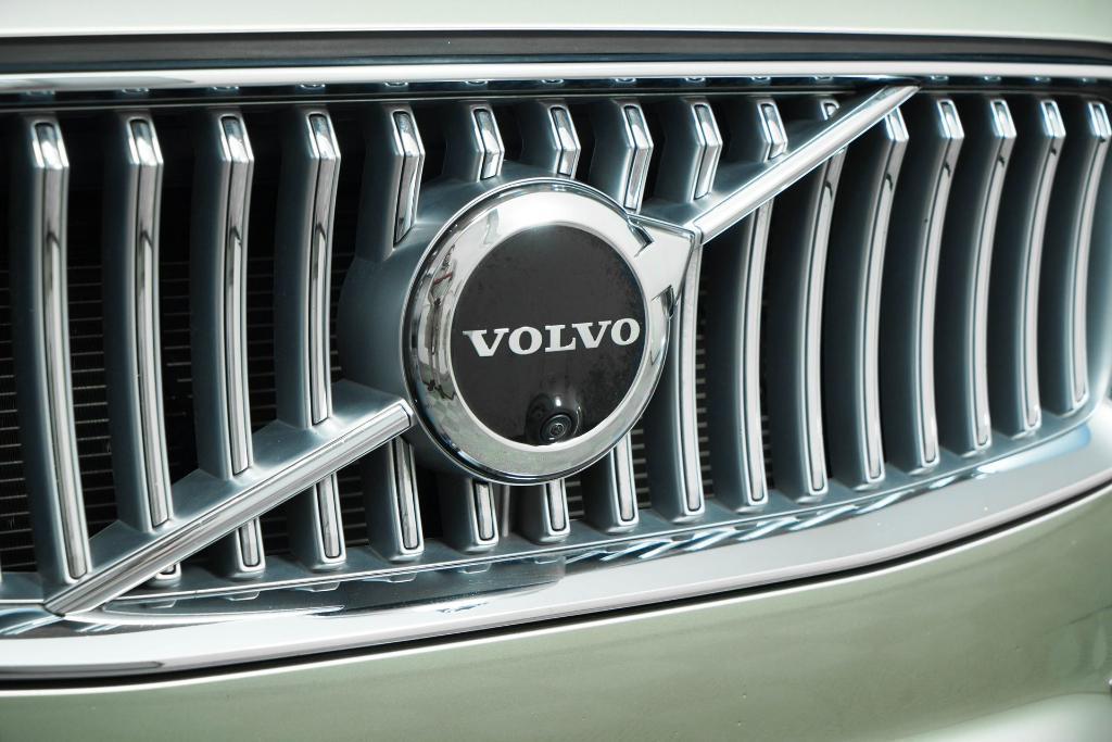 used 2023 Volvo XC90 car, priced at $36,500