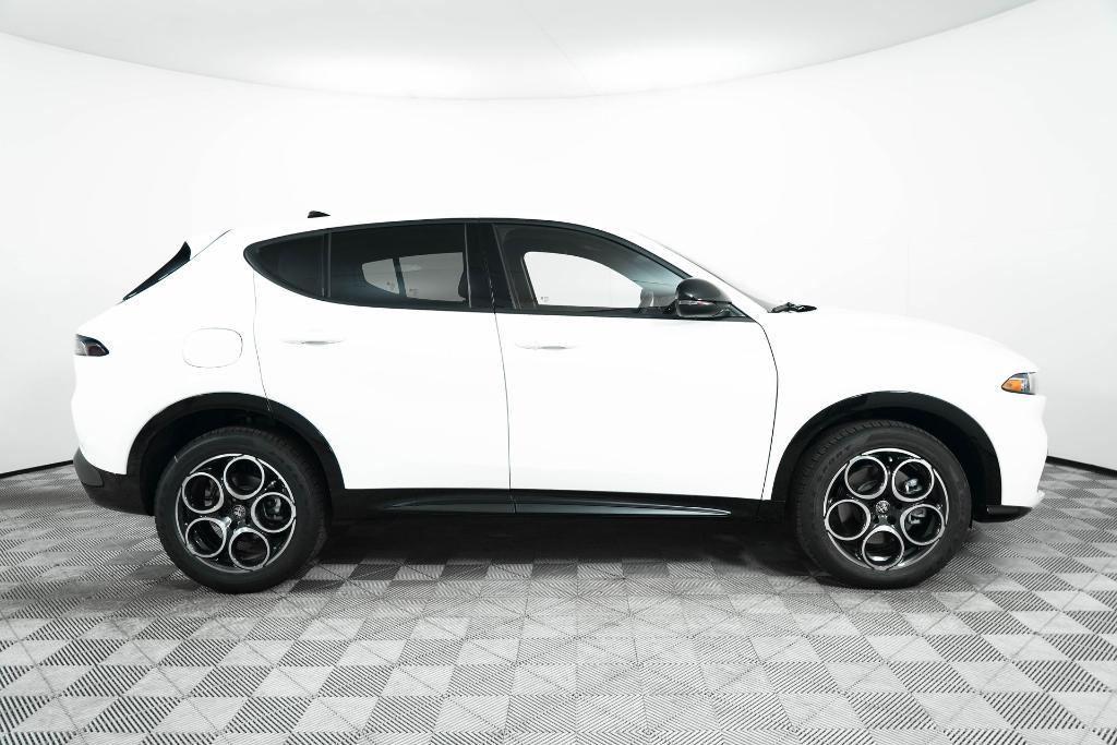 new 2025 Alfa Romeo Tonale car, priced at $38,530