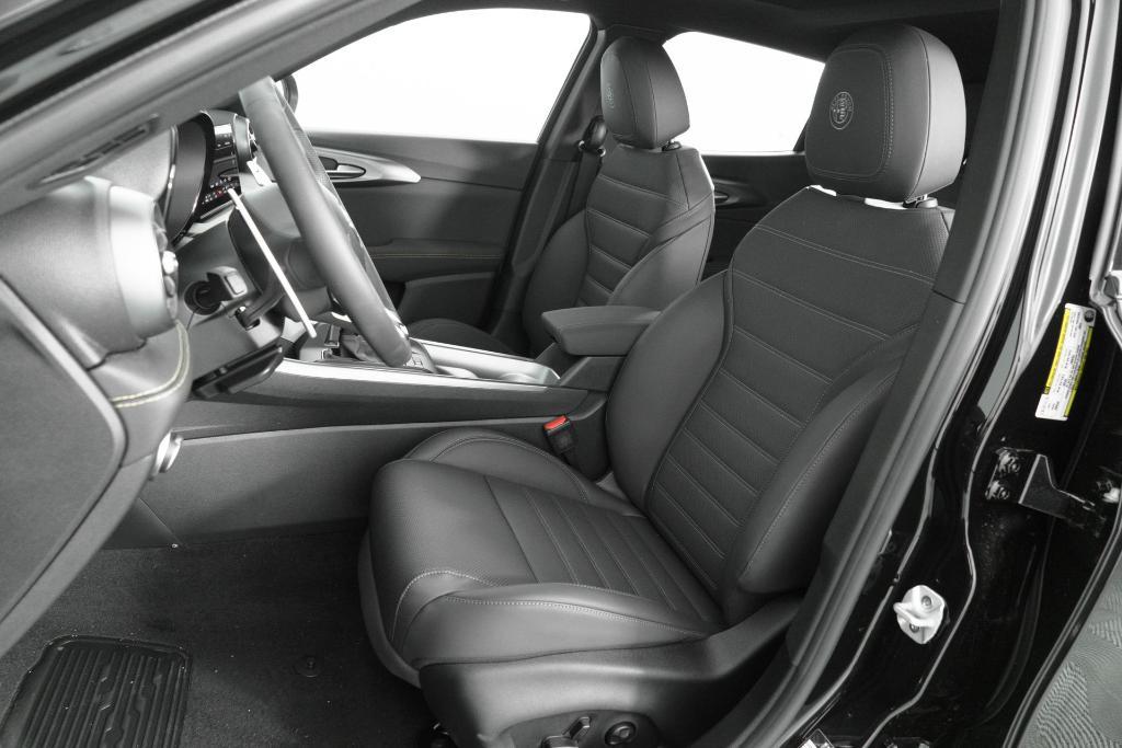 new 2025 Alfa Romeo Tonale car, priced at $46,125