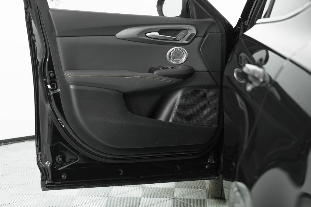 new 2025 Alfa Romeo Tonale car, priced at $46,125