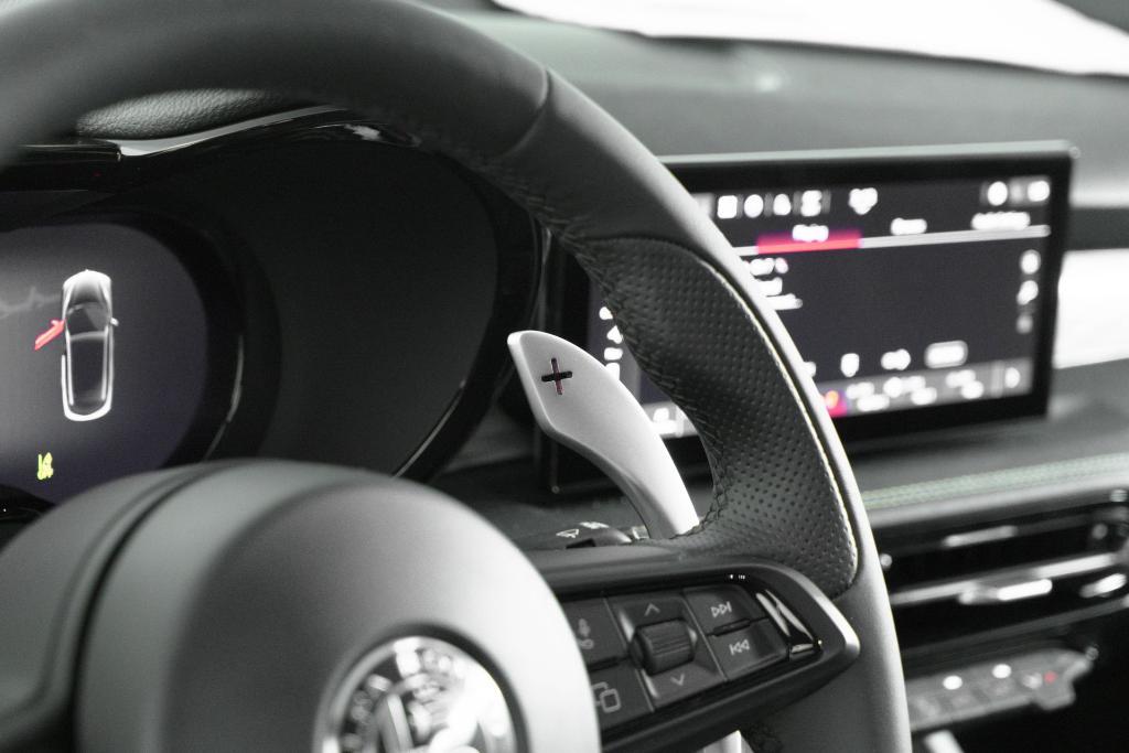 new 2025 Alfa Romeo Tonale car, priced at $46,125