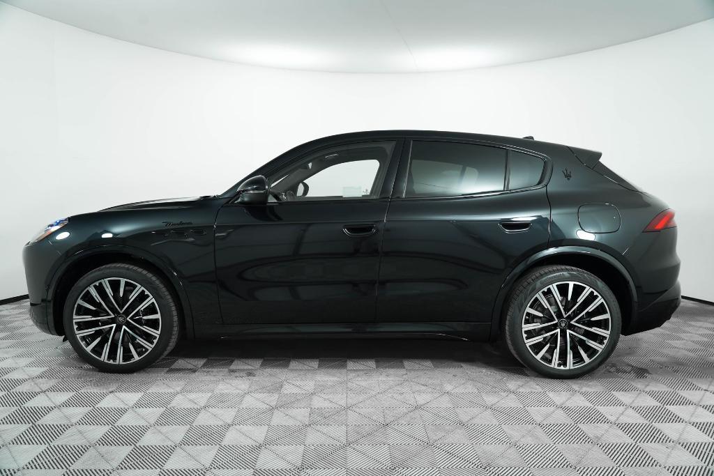 new 2025 Maserati Grecale car, priced at $89,915