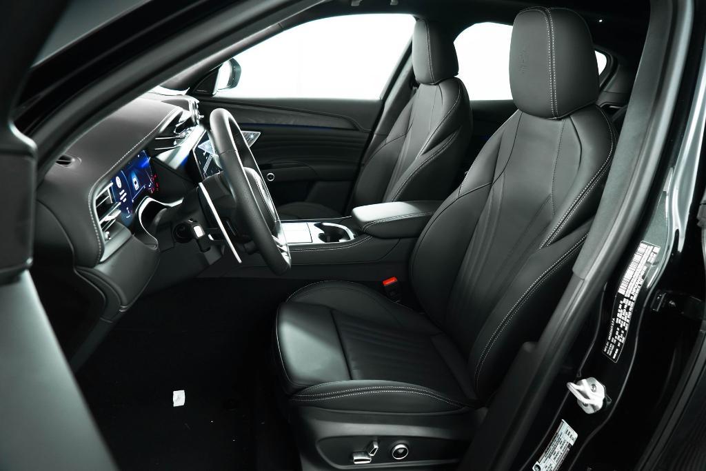 new 2025 Maserati Grecale car, priced at $89,915