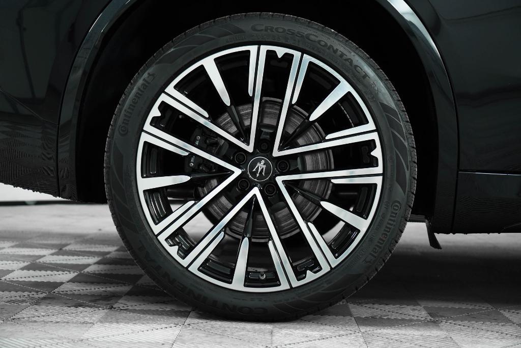 new 2025 Maserati Grecale car, priced at $89,915