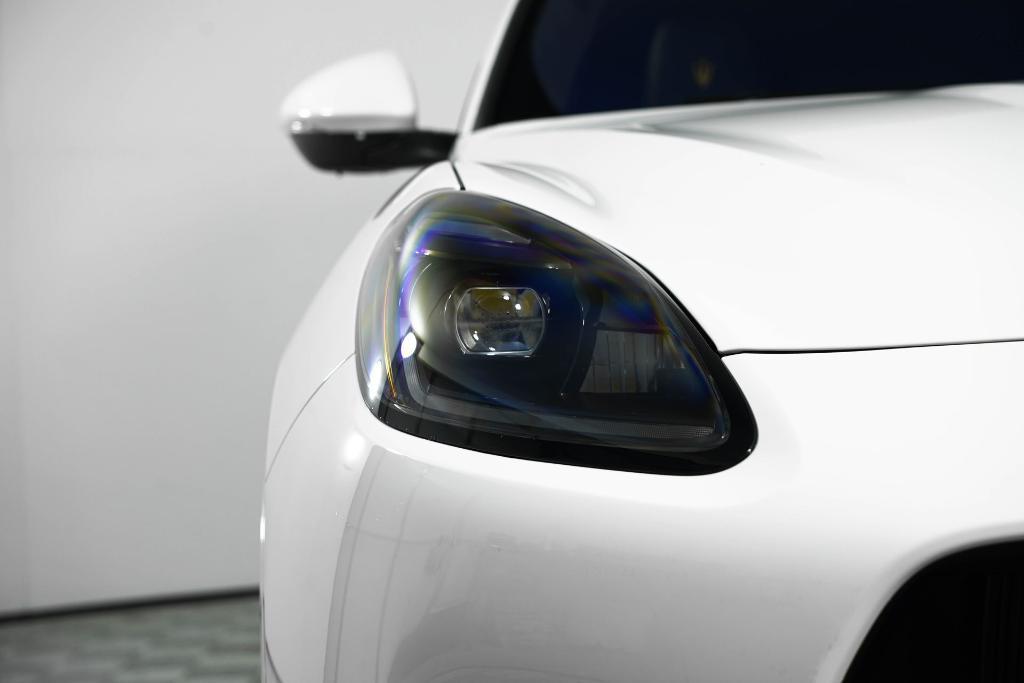 new 2025 Maserati Grecale car, priced at $100,945